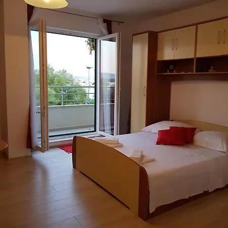Apartment Beach Apartment Ana Murter